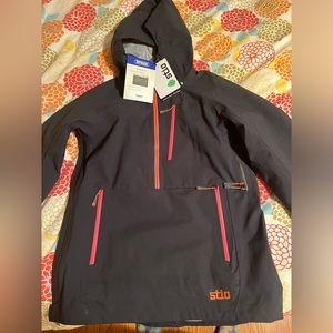 Environ XT Anorak Jacket. Black. Durable, waterproof, recycled fabric